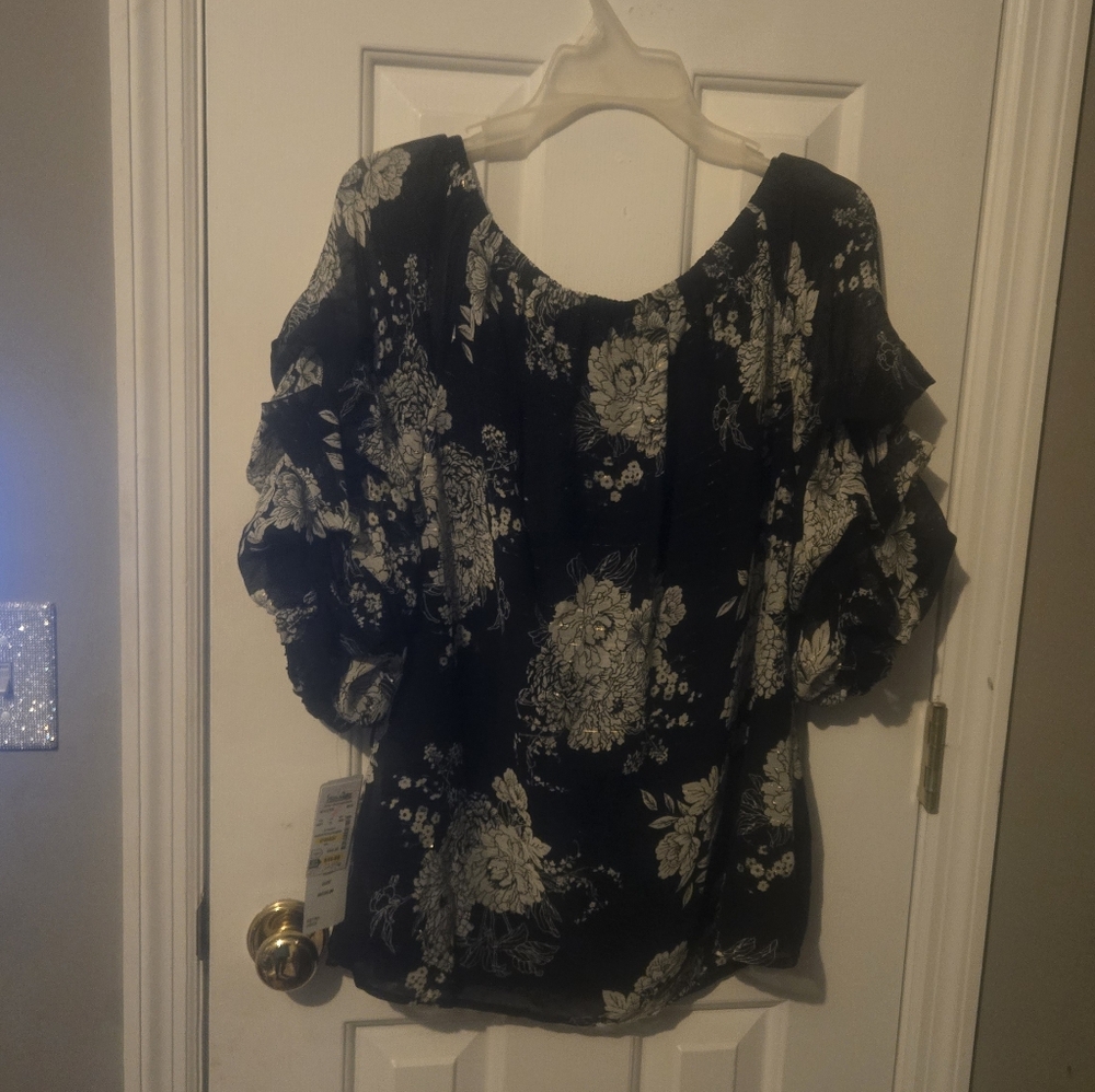 MSK Black and White Floral Blouse